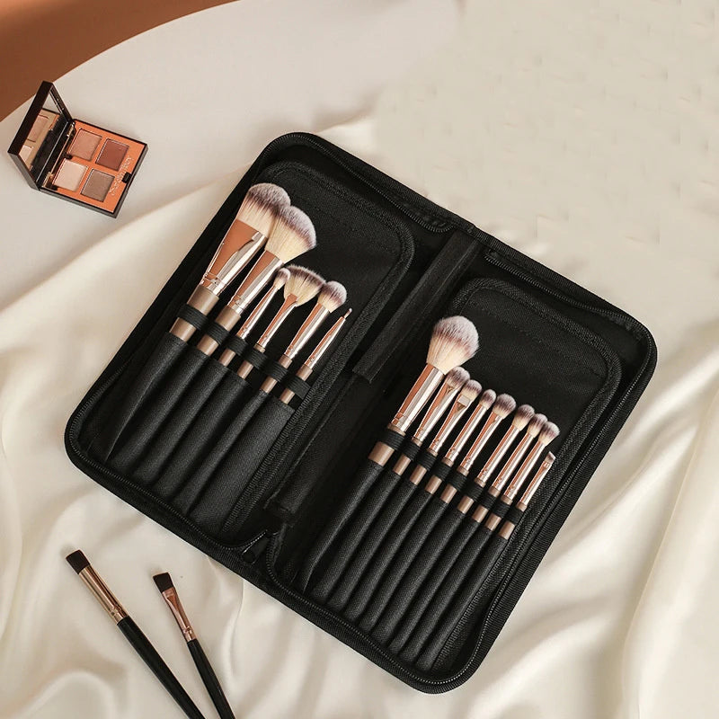 BeautyBrush – Étui Maquillage Compact 15 Slots, Pliable & Waterproof