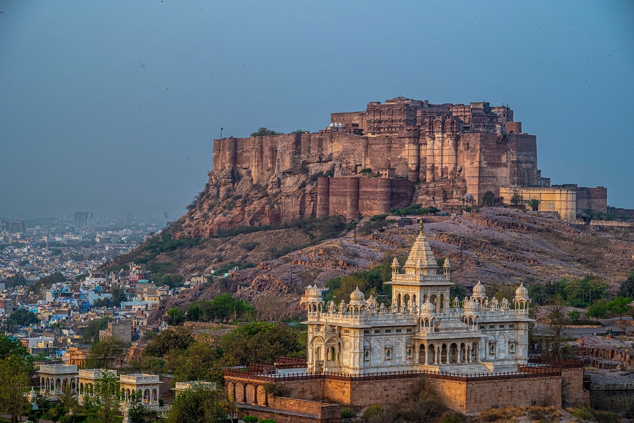 Mehrangarh Fort as seen from the northeast. Jaswant Thada is in the foreground.