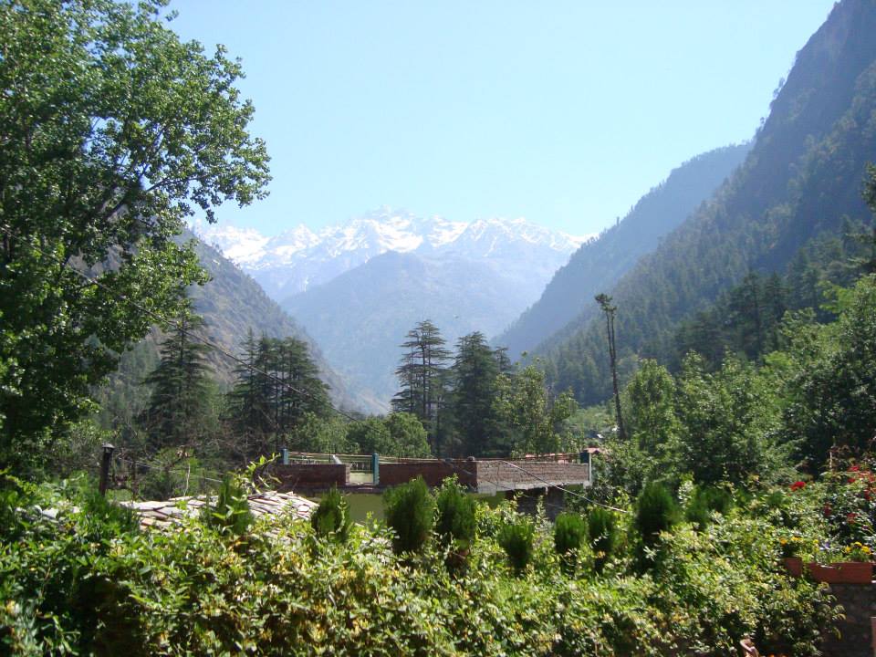 Mountain view from the Evergreen restaurant in Old Kasol