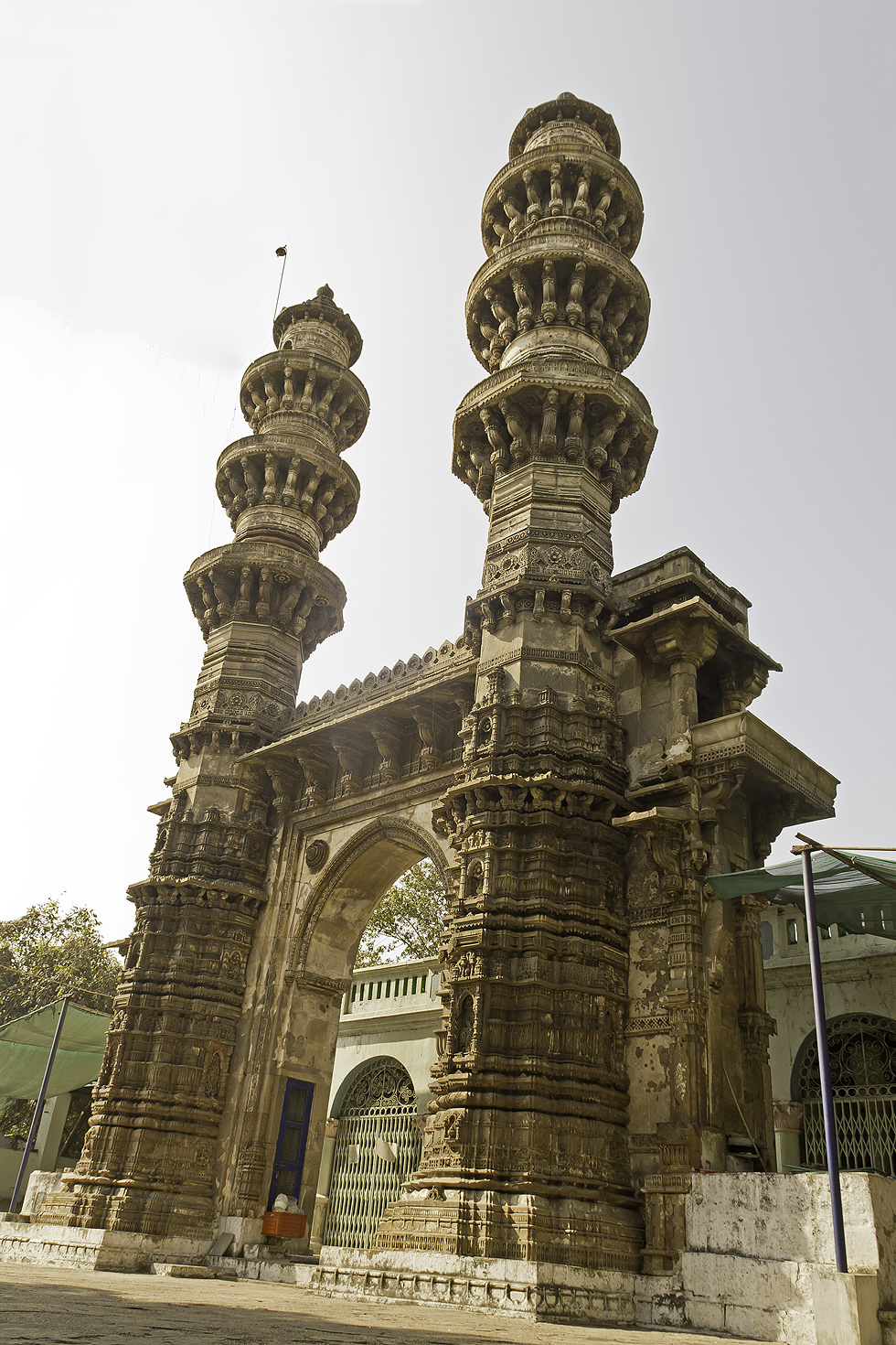 jhulta minar ahmedabad