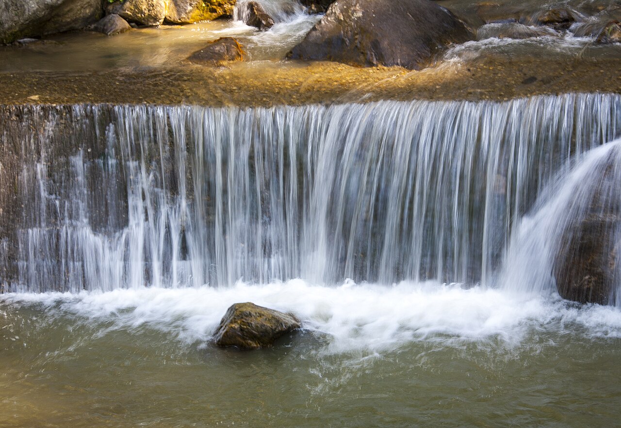 Ban Jhakri Falls is Located en route to Ranka and 4 km away from Gangtok.