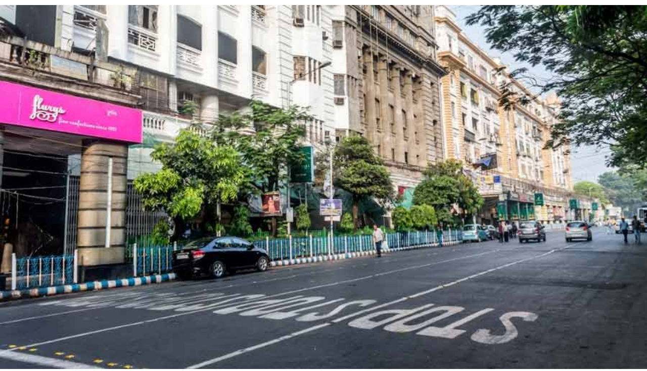 A picture of park street, the main street of kolkata