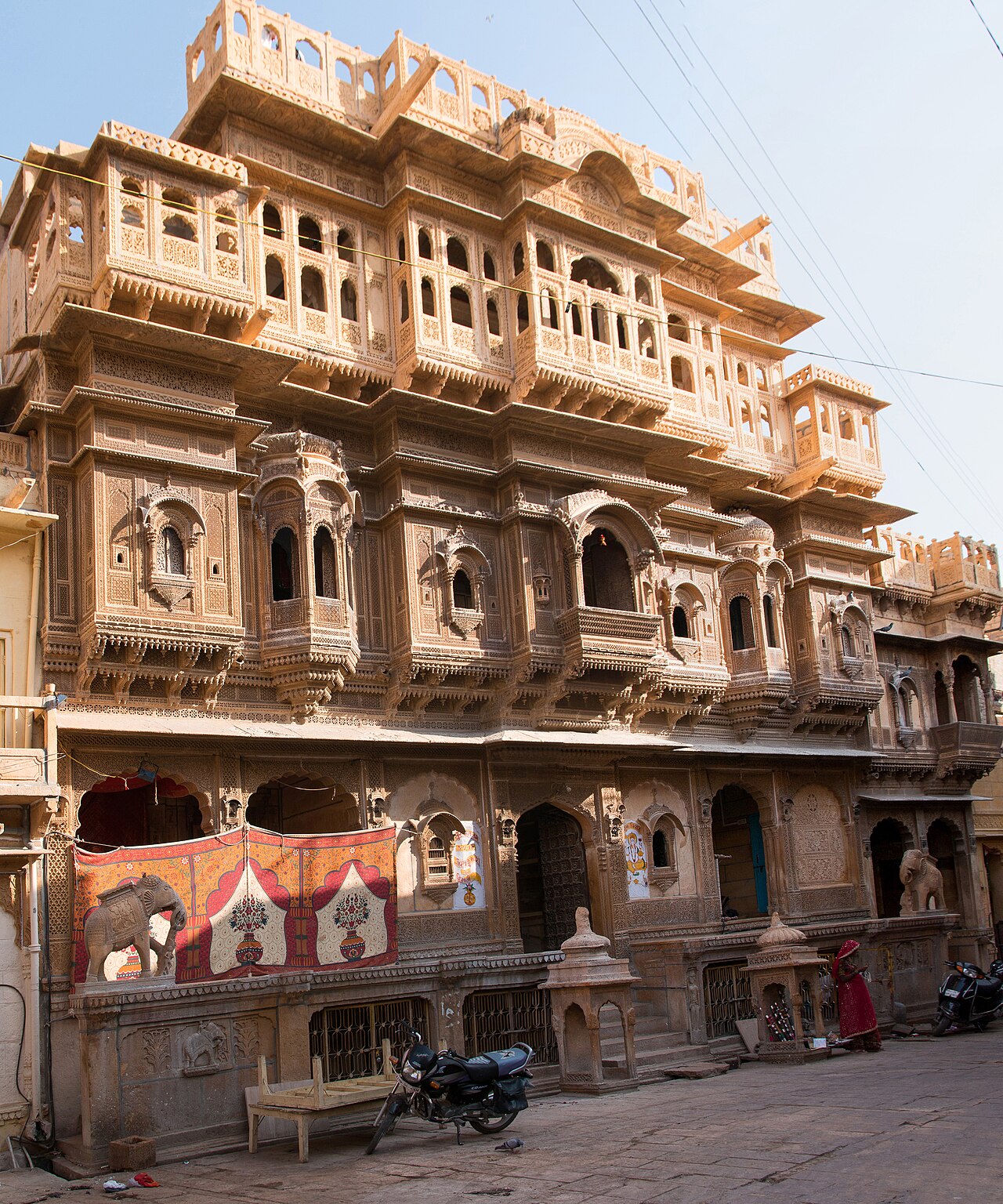 Nathmal ki Haveli built in the 18th century and elevated to 19th.