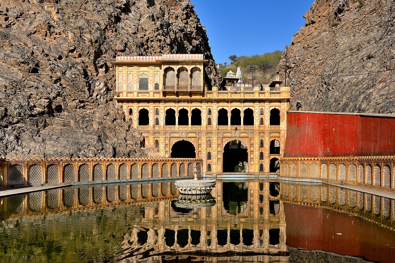 Zanana Kund (Ladies Pool), situated in the premises of Galtaji Mandir, is an ancient Hindu pilgrimage, built within a mountain pass in the Aravalli Hills in ear