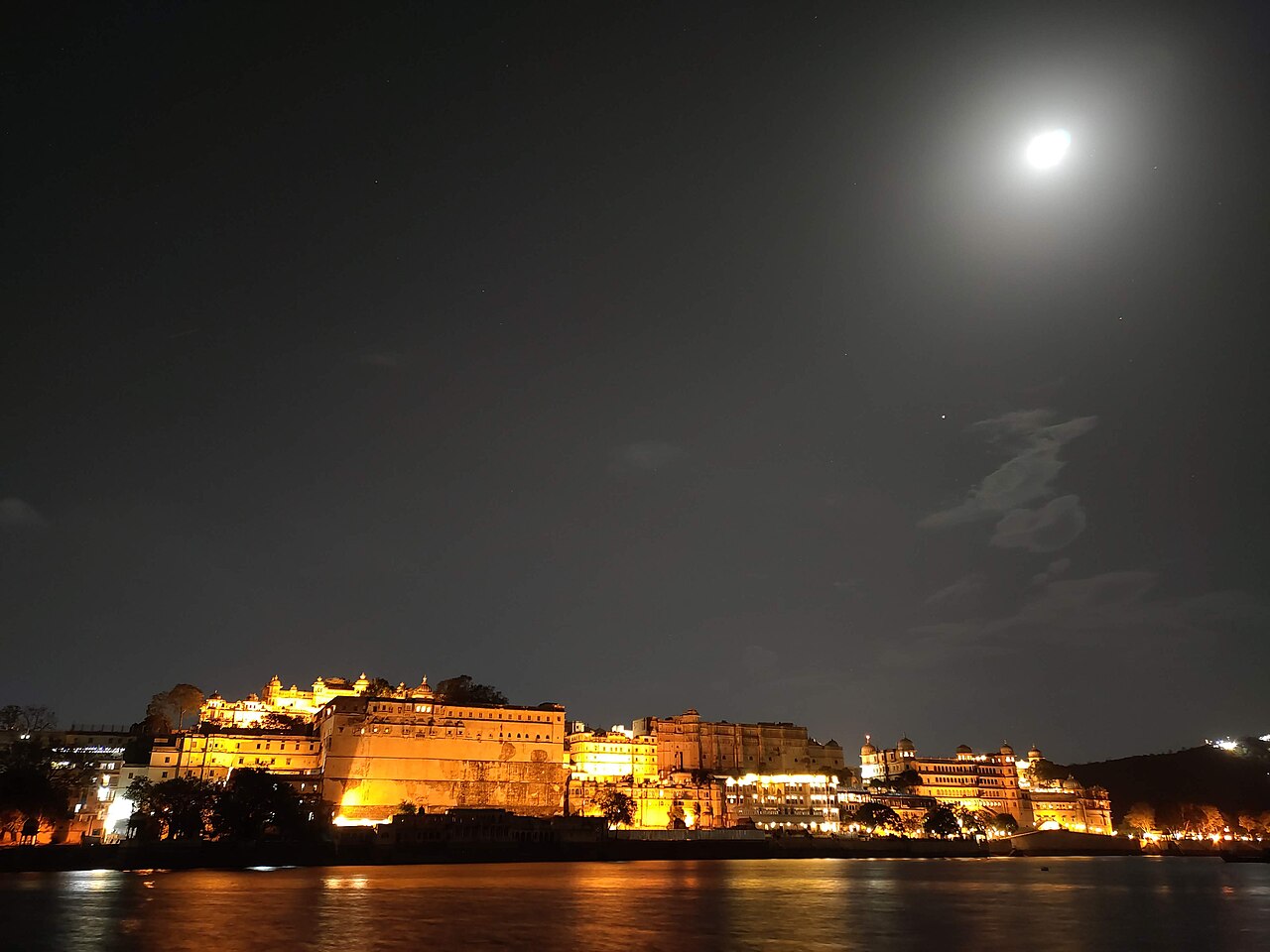 Ambrai Ghat is situated in Udaipur. This Ghat which was before alluded as Manjhi Ghat has now definitely possessed a changeless area in the hearts of particular