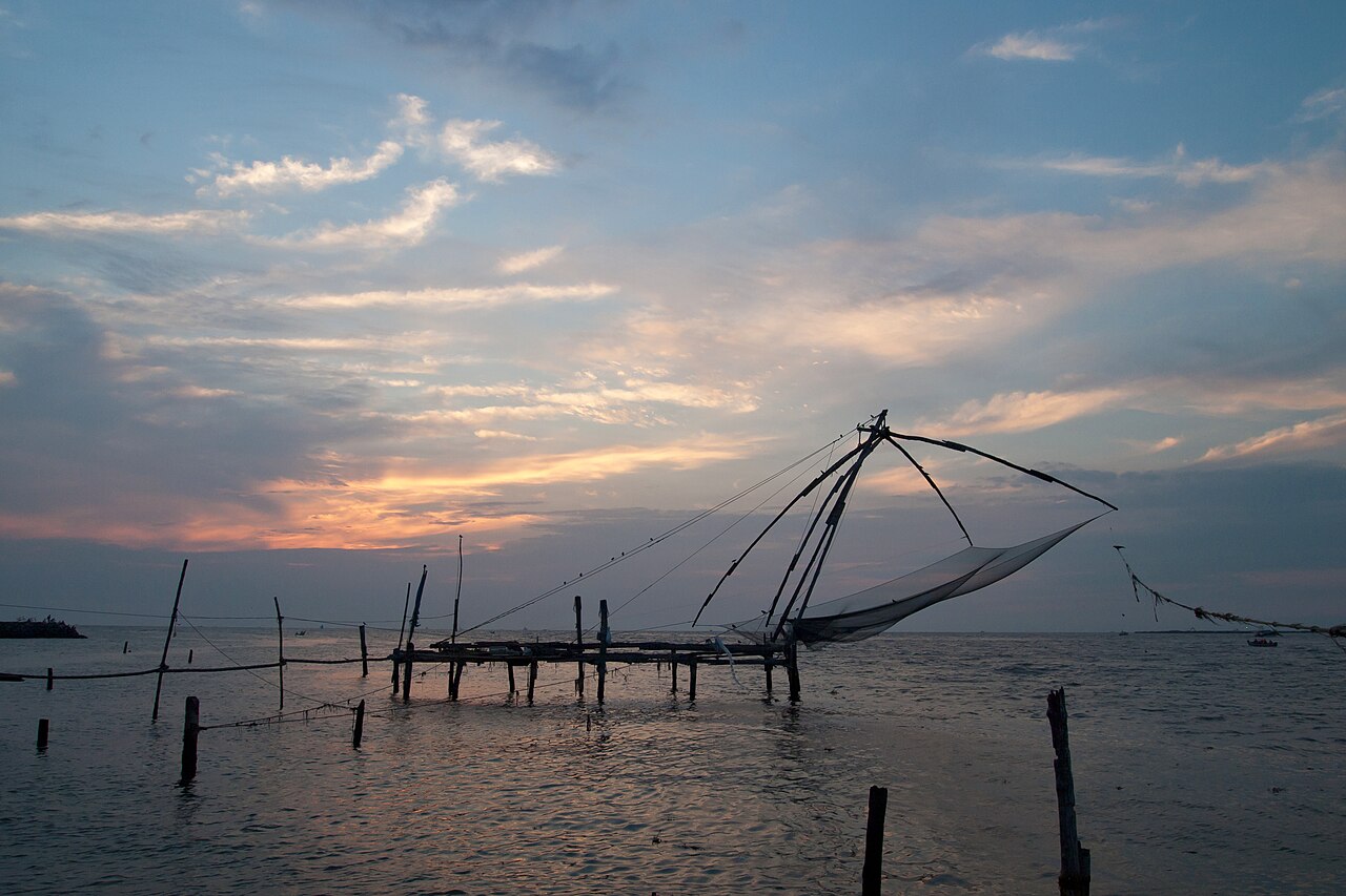 Chinese fishing nets (Cheena vala), a type of stationary lift net in India that are fixed land installations for fishing. Fort Kochi, Cochin, Kerala, India.