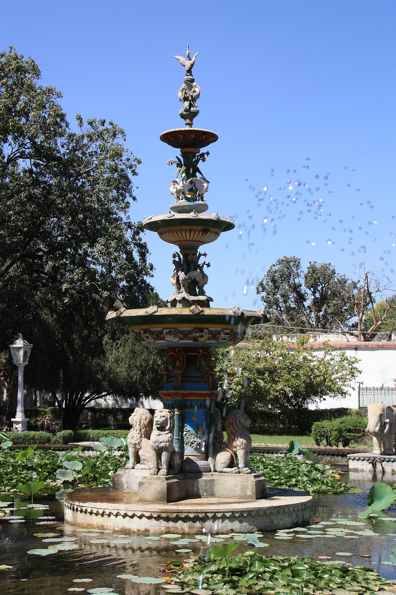 Photo of fountain at Saheliyon-ki-Bari in Udaipur, India