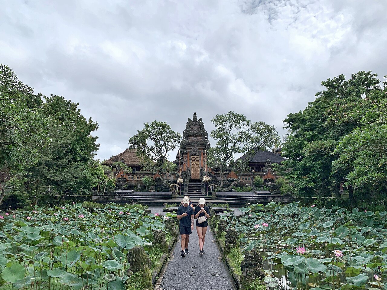 Pura Taman Saraswati