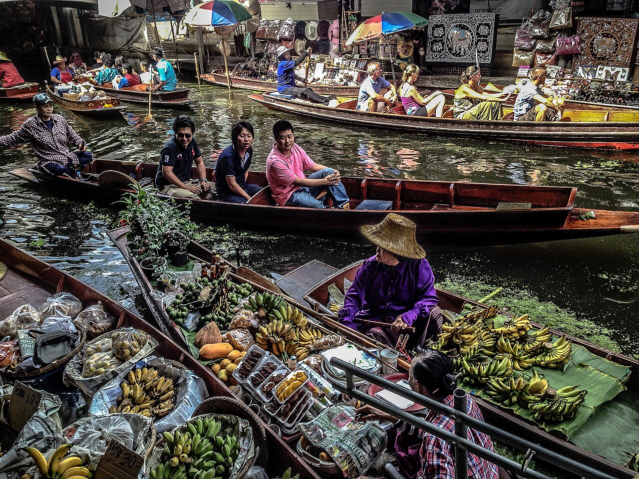 Damnoen Saduak Floating Market in Thailand