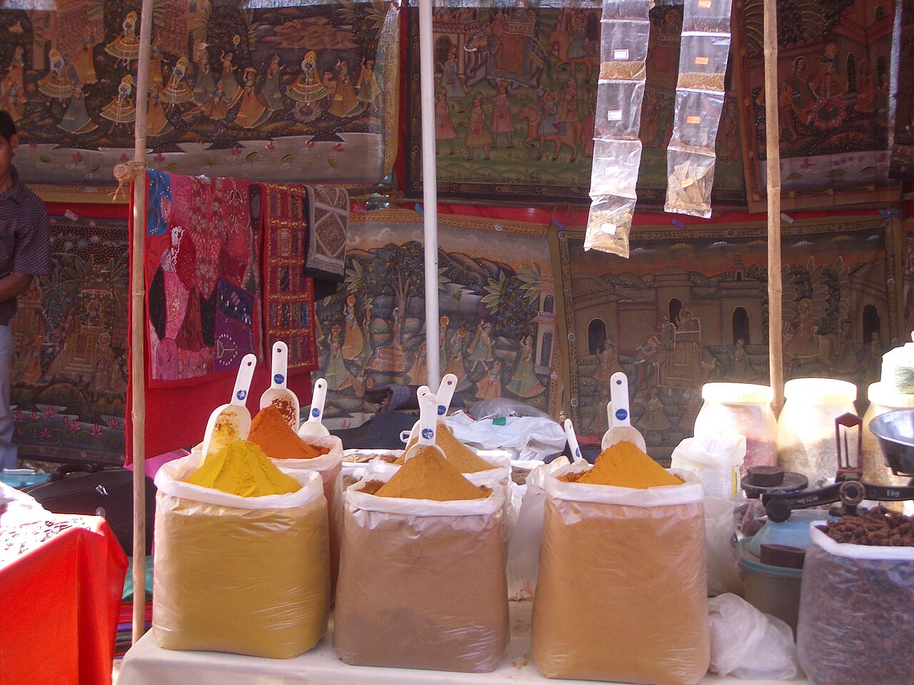 0639 Anjuna Flea Market 2006-02-15 15-16-13