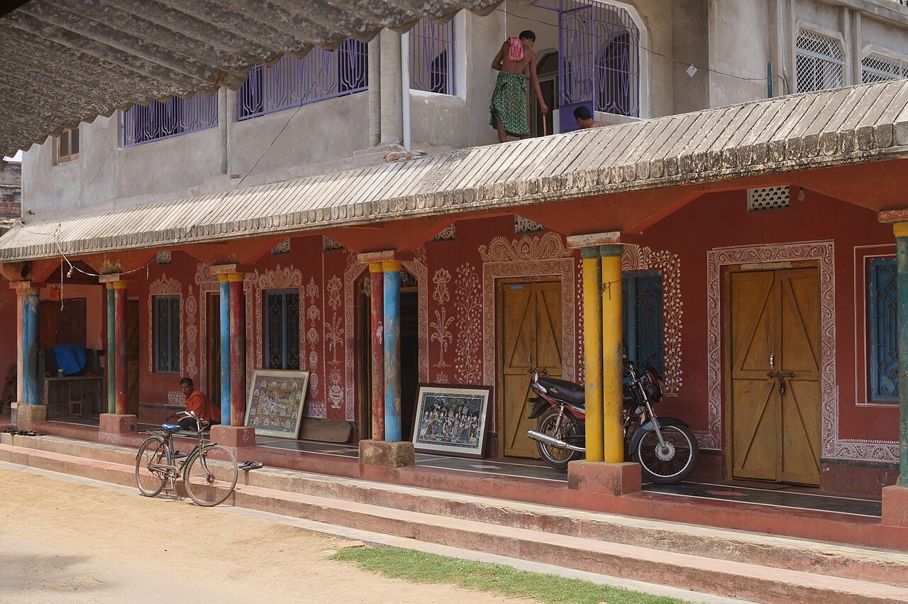 the beautifully colored houses at Raghurajpur, Odisha, India