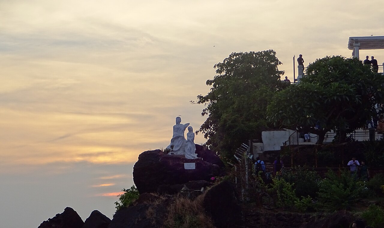 its a former village and tourist destination in goa