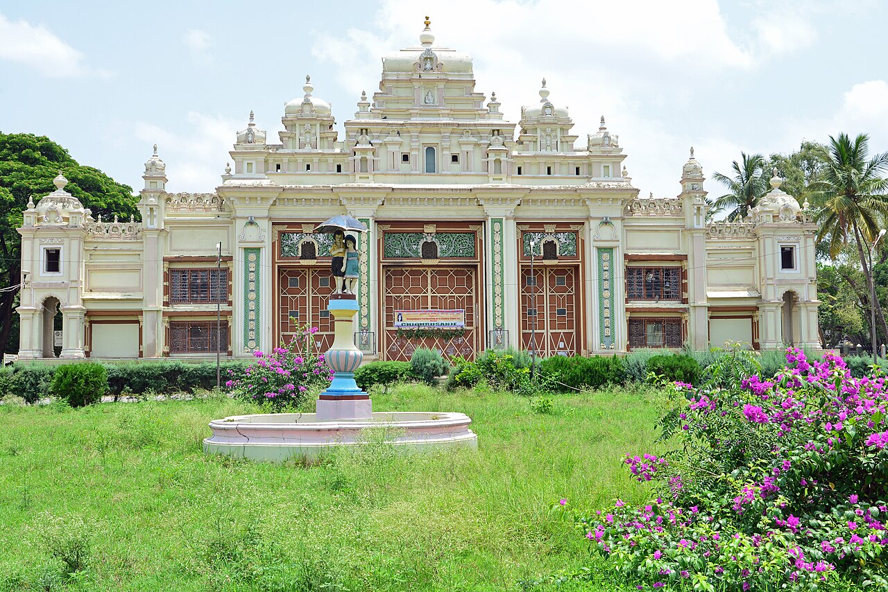 Jaganmohan Palace (front view)