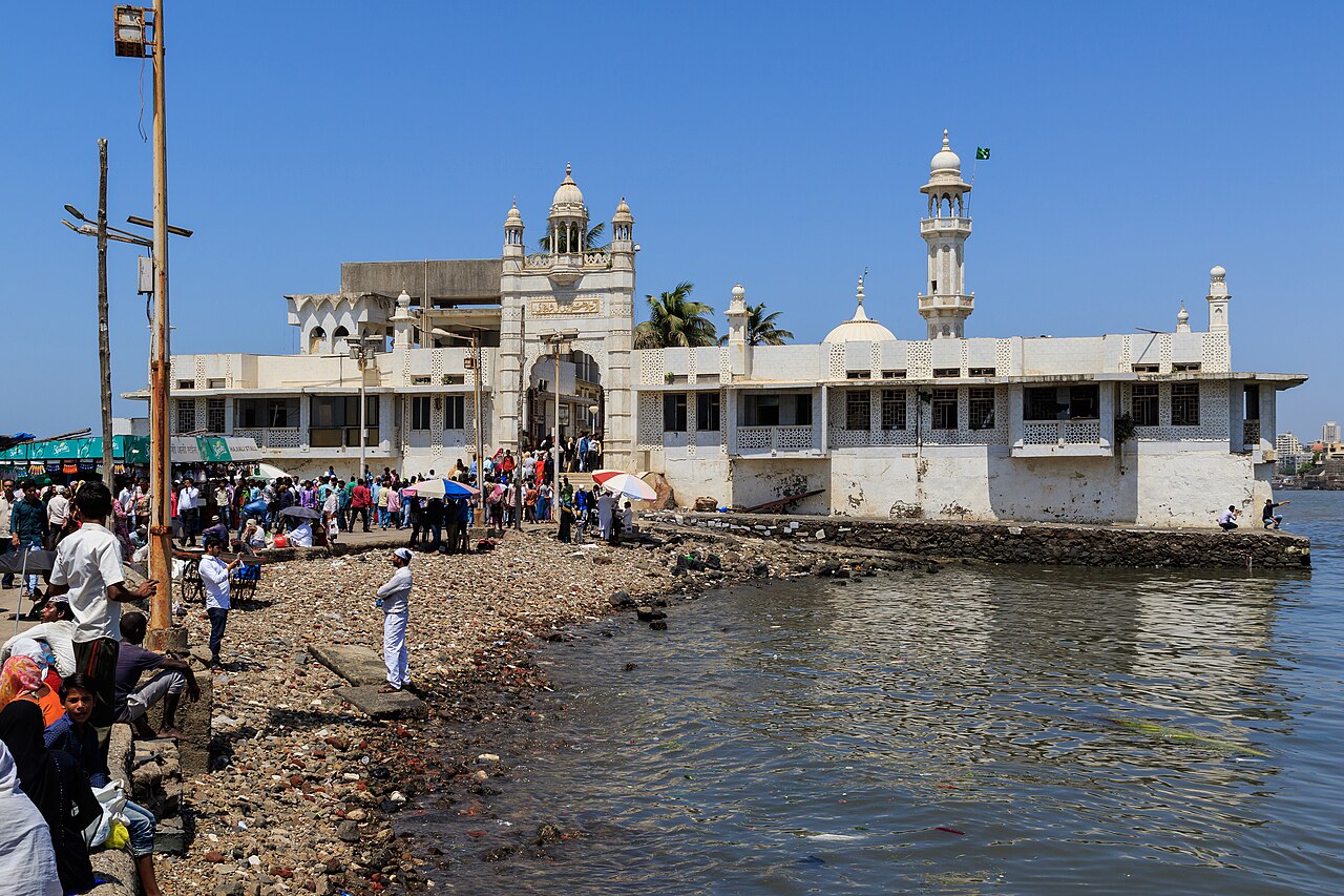 Haji Ali Dargah Mosque in Mumbai, India